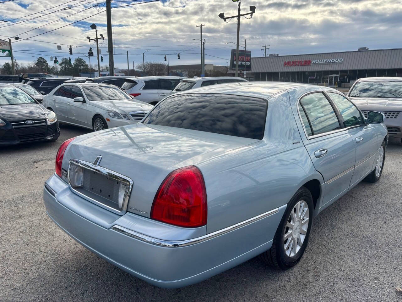 2007 Lincoln Town Car for sale at Auto Nation in Norfolk, VA