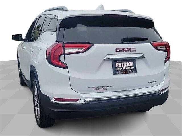 2022 GMC Terrain SLT