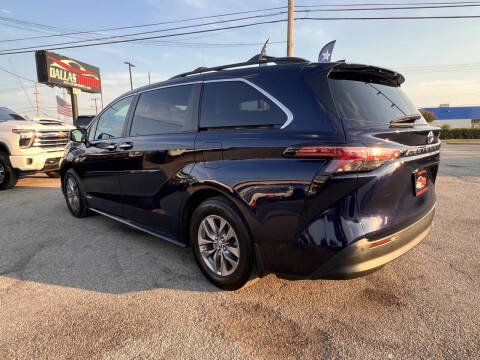 2021 Toyota Sienna XLE 8-Passenger