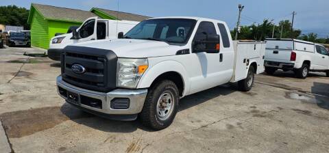 2015 Ford F-250 Super Duty for sale at RODRIGUEZ MOTORS CO. in Houston TX