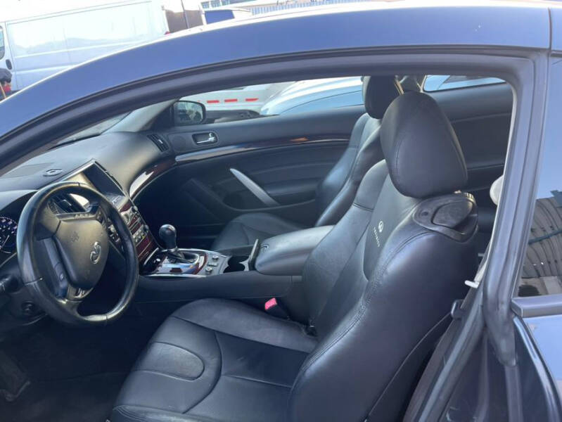 2011 Infiniti G37 Coupe x