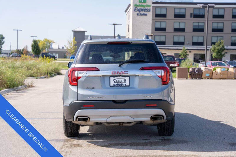 2023 GMC Acadia SLT