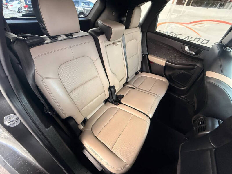 2020 Ford Escape SEL