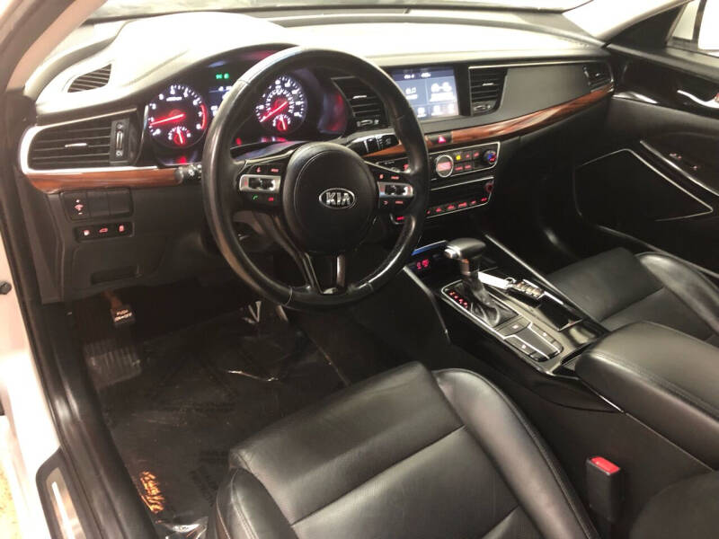 2017 Kia Cadenza Premium