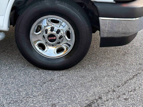 2023 GMC Savana 2500