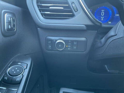 2022 Ford Escape Hybrid Titanium