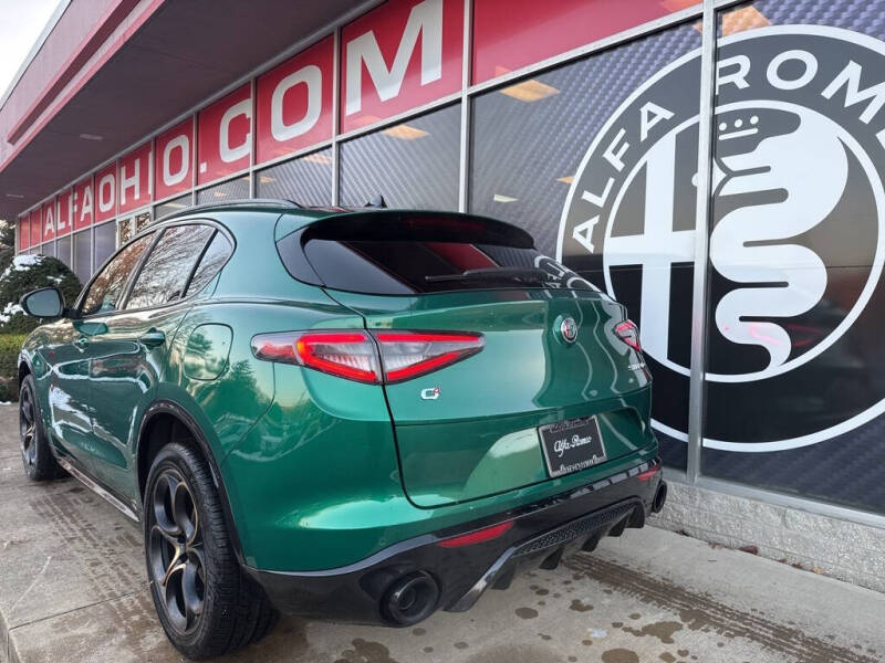 2025 Alfa Romeo Stelvio Intensa