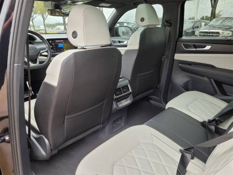 2025 Volkswagen Atlas Cross Sport SEL Premium R-Line 4Motion