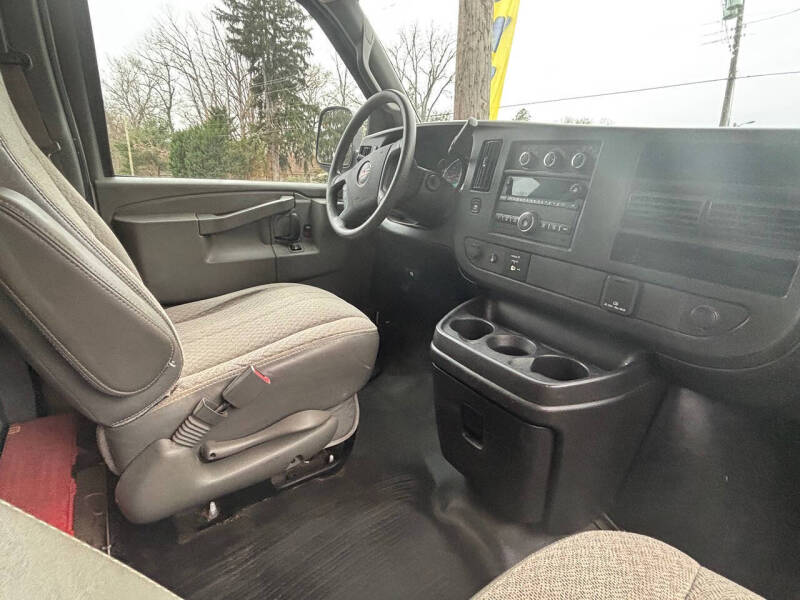 2017 GMC Savana 2500