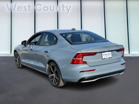 2024 Volvo S60 B5 Ultimate Dark Theme