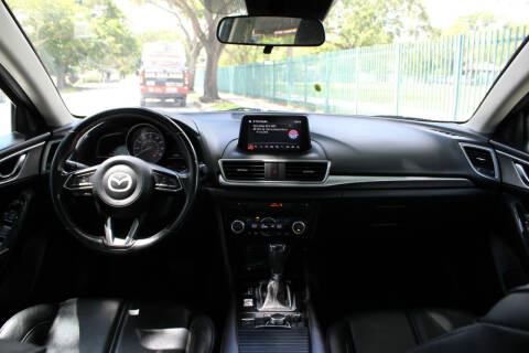 2018 Mazda MAZDA3 Touring