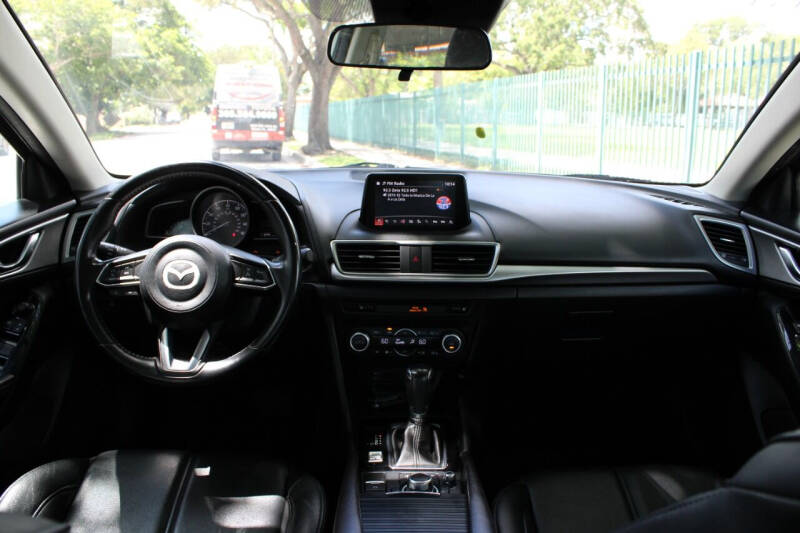 2018 Mazda MAZDA3 Touring