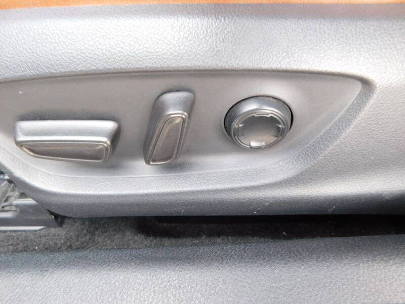 2019 Toyota Avalon XLE