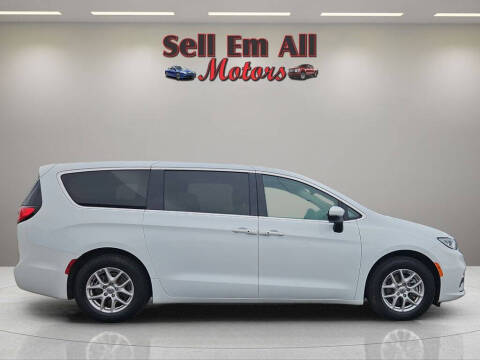 2023 Chrysler Pacifica Touring L