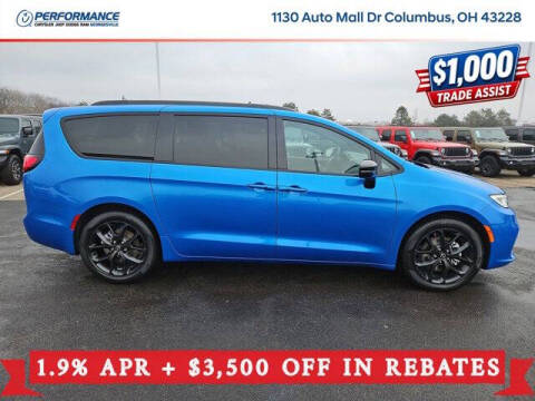 2026 Chrysler Pacifica Select