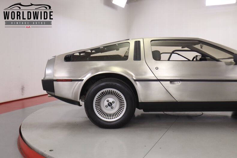 1981 DeLorean DMC-12