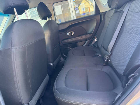 2017 Kia Soul +