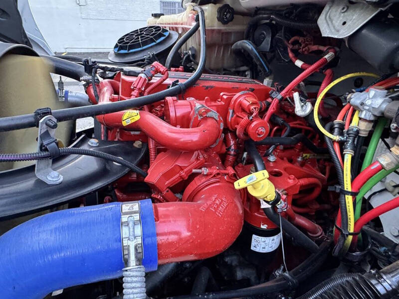 2019 Freightliner M2 106