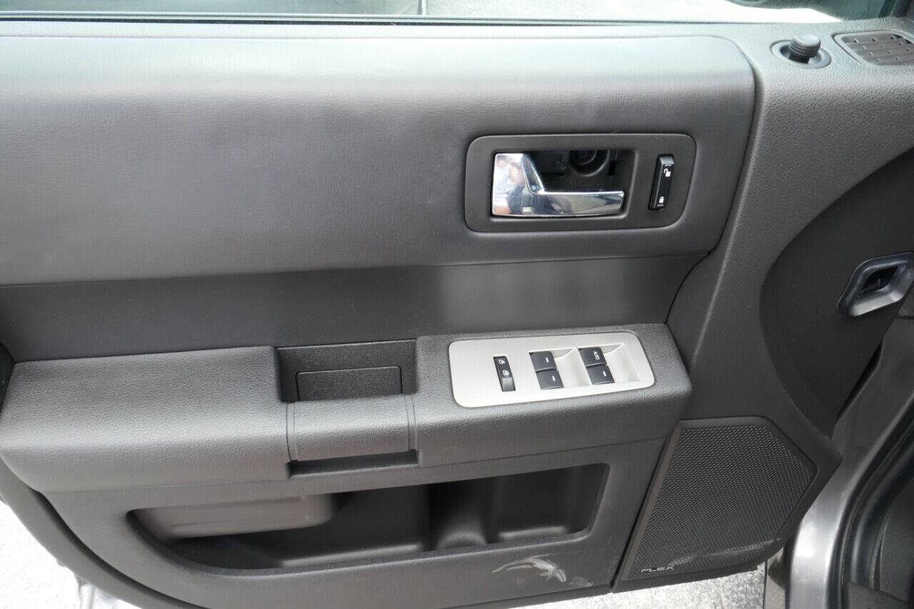 2009 FORD Flex SE Crossover 4dr For Sale in Oakfield NY by Crazy Cheap