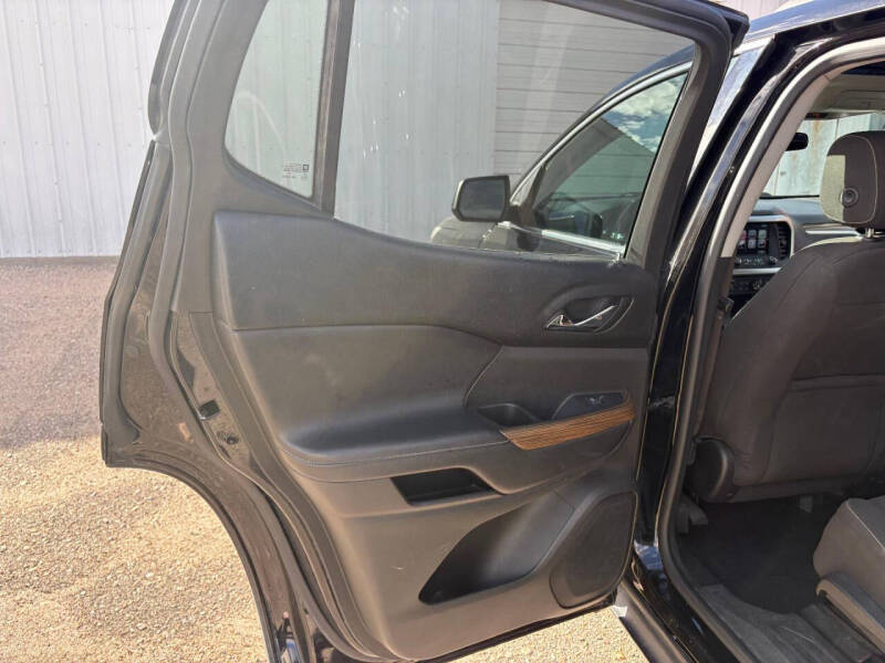 2017 GMC Acadia SLE-2