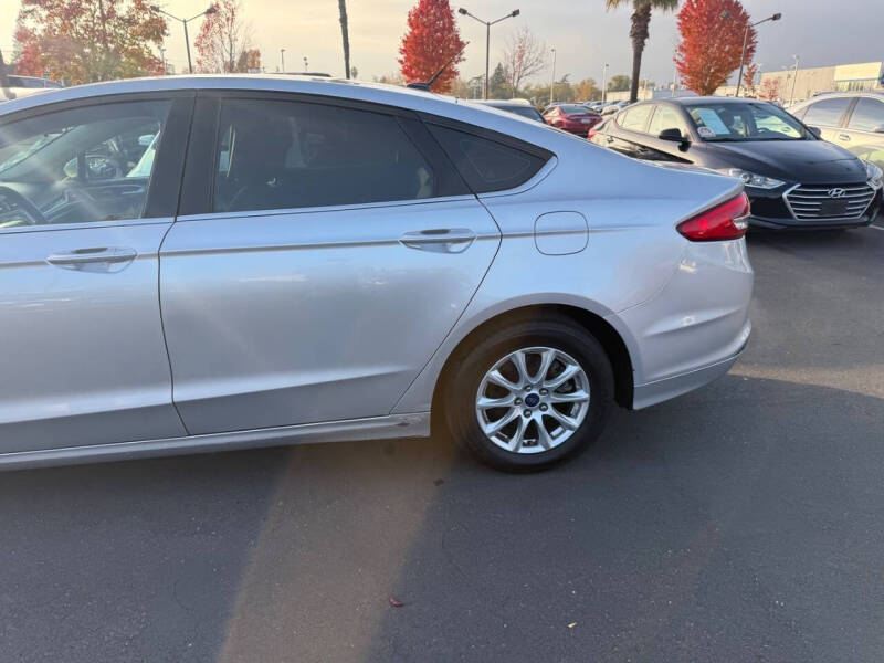2017 Ford Fusion S