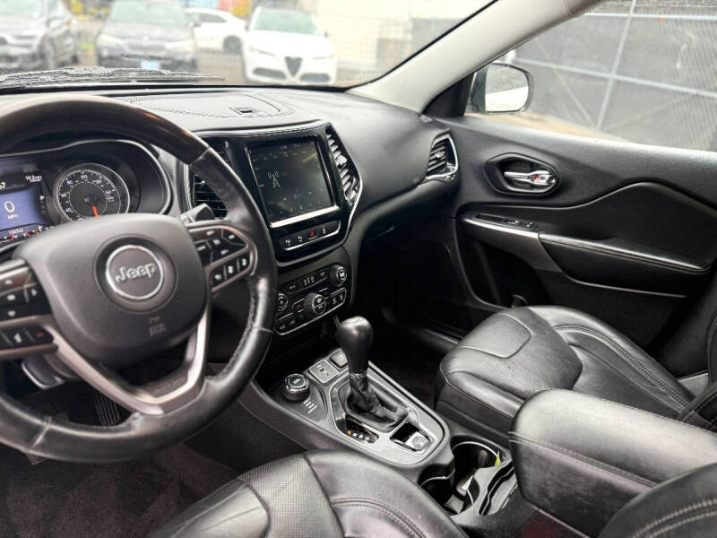 2019 Jeep Cherokee Overland