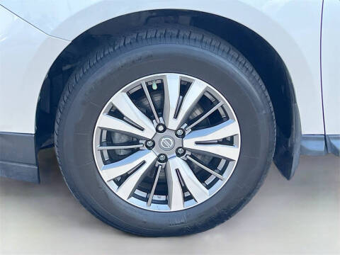 2018 Nissan Pathfinder SV