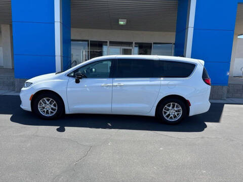 2024 Chrysler Pacifica Touring L