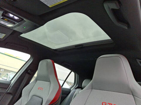 2025 Volkswagen Golf GTI SE