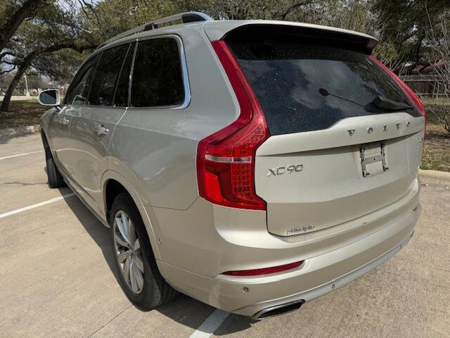 2016 Volvo XC90 T6 Momentum