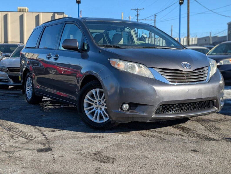 2011 Toyota Sienna for sale at New Wave Auto Brokers & Sales in Denver CO