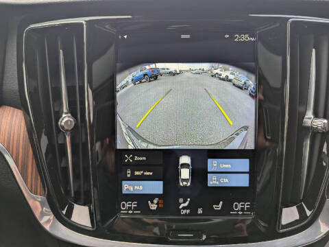 2022 Volvo S60 B5 Momentum