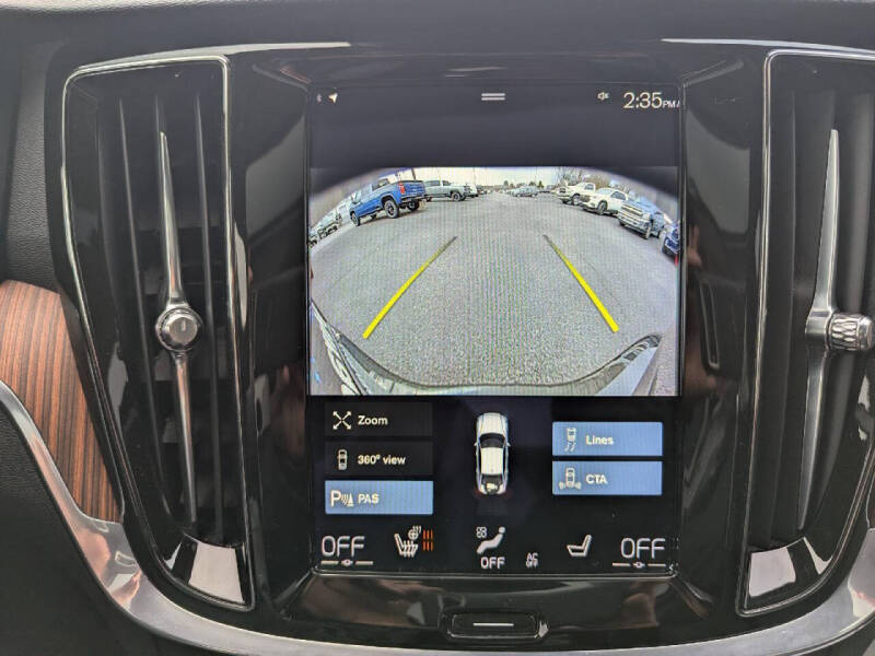 2022 Volvo S60 B5 Momentum