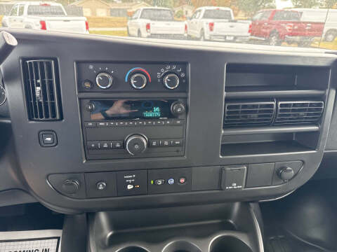 2025 Chevrolet Express LS 3500