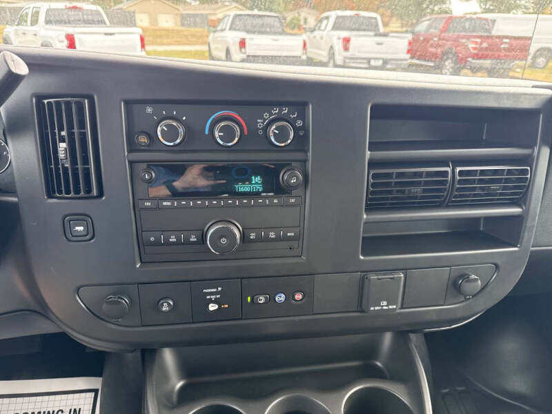 2025 Chevrolet Express LS 3500