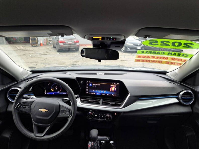 2025 Chevrolet Trax LT