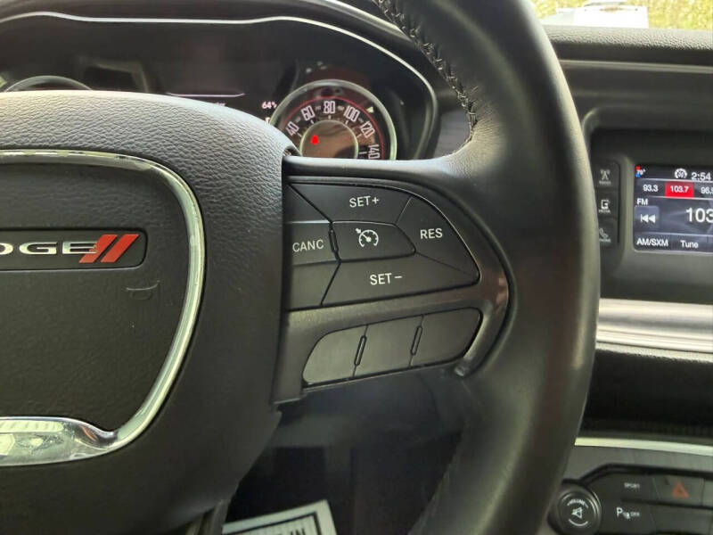 2015 Dodge Challenger SXT