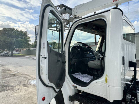 2019 Freightliner M2 106