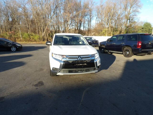 2017 Mitsubishi Outlander ES