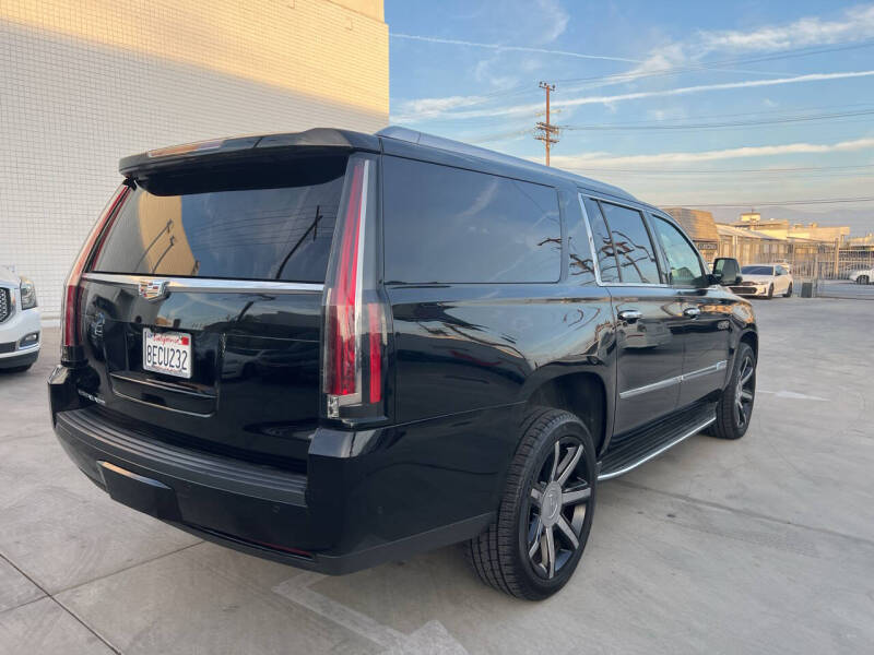 2017 Cadillac Escalade ESV Luxury