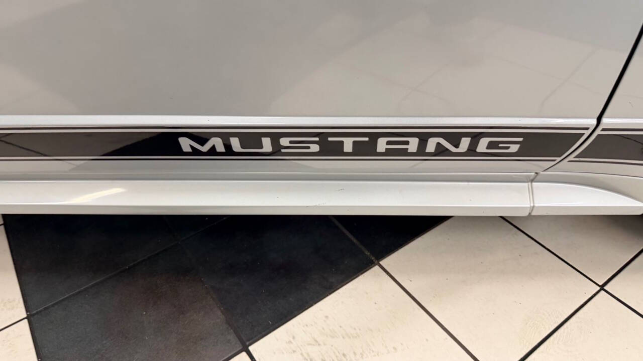 2002 Ford Mustang 21