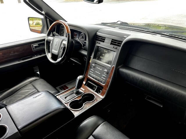 2017 Lincoln Navigator L Select