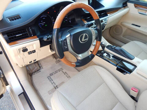 2013 Lexus ES 300h