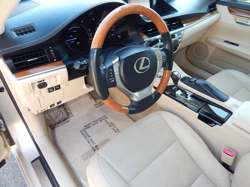 2013 Lexus ES 300h