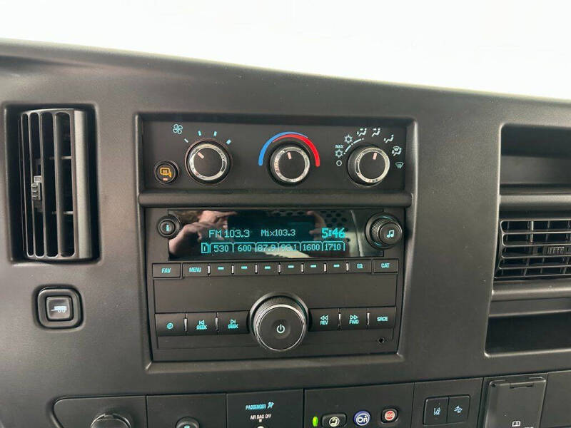 2025 Chevrolet Express 2500