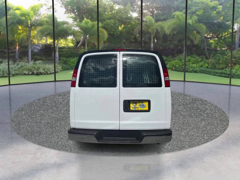 2023 GMC Savana 2500