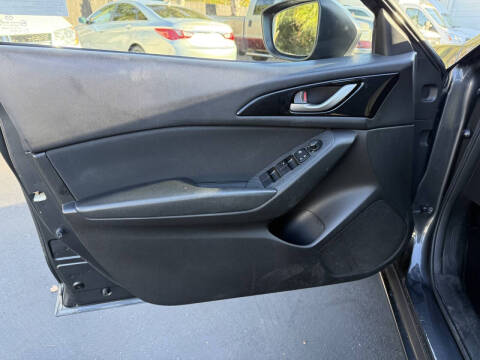 2015 Mazda MAZDA3 i Sport