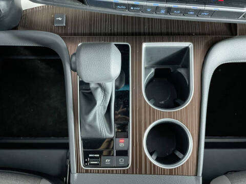 2023 Toyota Sienna LE 8-Passenger