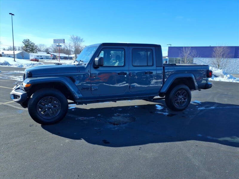 2024 Jeep Gladiator Sport