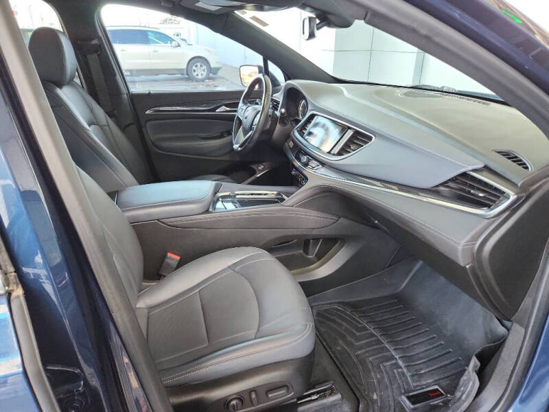 2023 Buick Enclave Essence